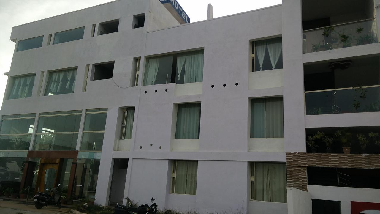 Airport Residency Bangalore Devanahalli Bagian luar foto